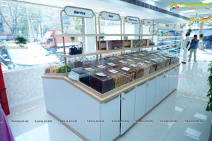 Pure-O-Natural Fruits and Vegetables 31st Outlet Launch