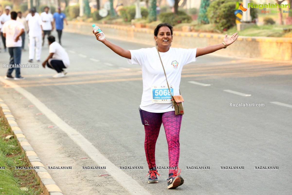 Raashi Khanna Flags Off Run For Women Empowerment at Hitex Exhibition Centre by Bhagyanagar Foundation