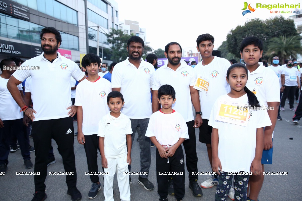 Raashi Khanna Flags Off Run For Women Empowerment at Hitex Exhibition Centre by Bhagyanagar Foundation