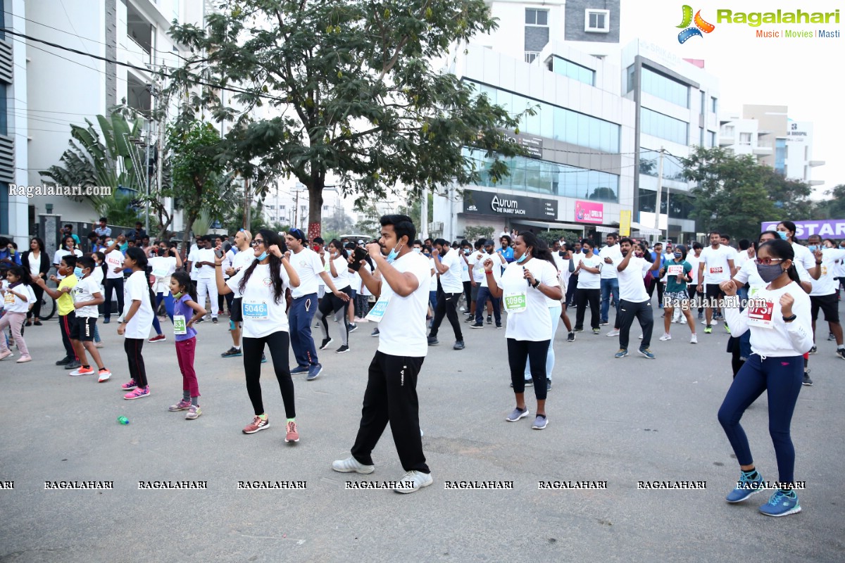 Raashi Khanna Flags Off Run For Women Empowerment at Hitex Exhibition Centre by Bhagyanagar Foundation