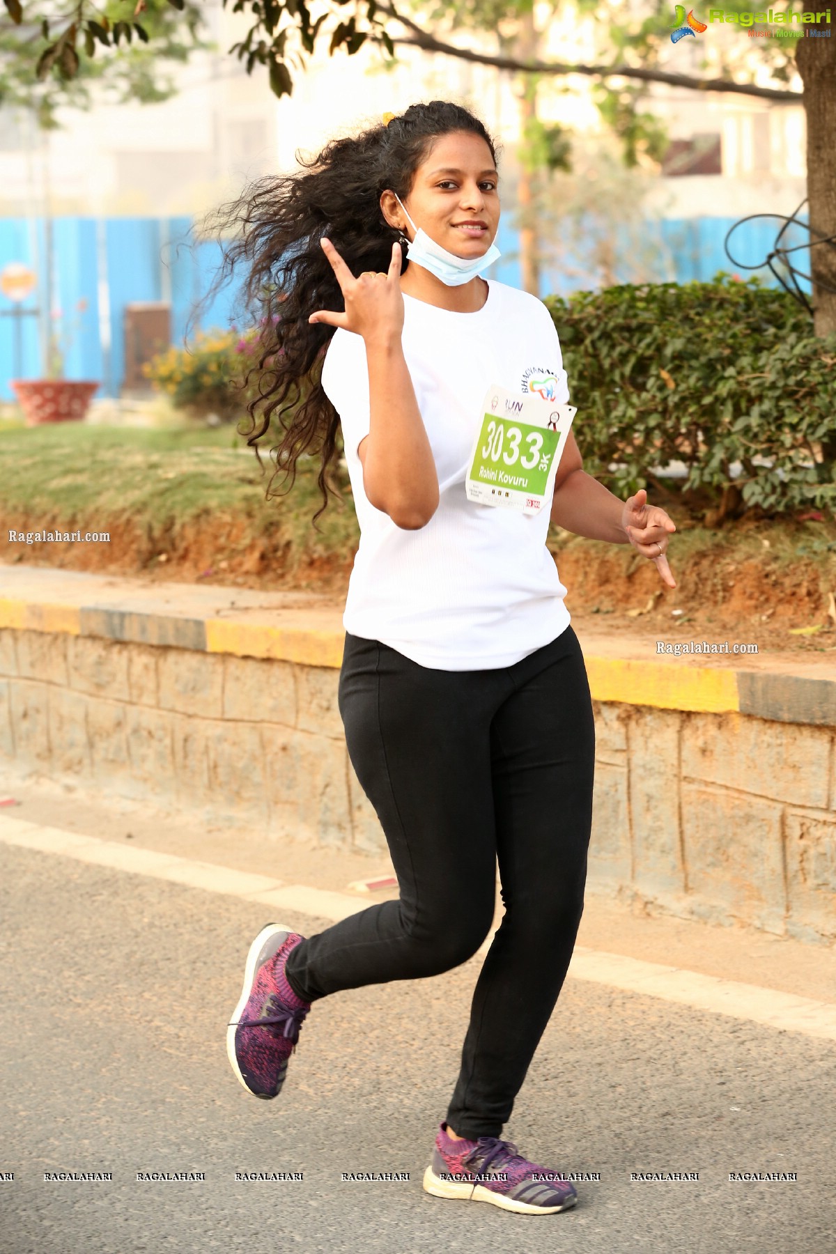 Raashi Khanna Flags Off Run For Women Empowerment at Hitex Exhibition Centre by Bhagyanagar Foundation