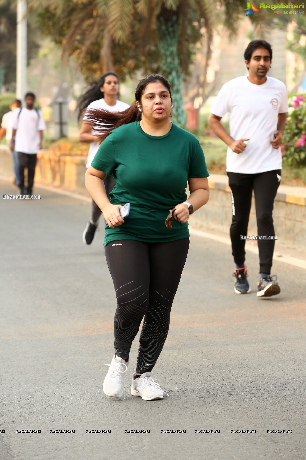 Raashi Khanna Flags Off Run For Women Empowerment at Hitex Exhibition Centre by Bhagyanagar Foundation