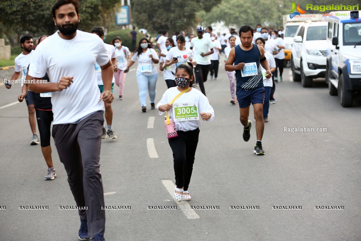 Raashi Khanna Flags Off Run For Women Empowerment at Hitex Exhibition Centre by Bhagyanagar Foundation