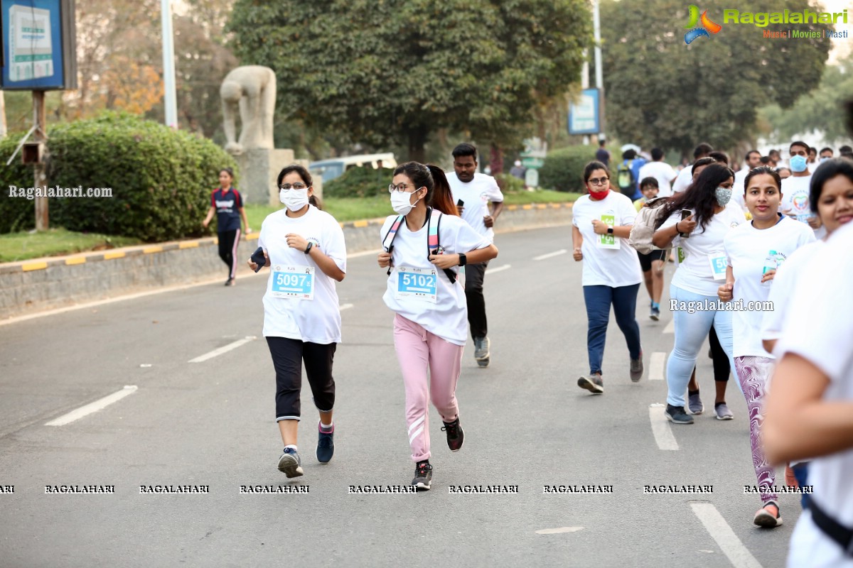 Raashi Khanna Flags Off Run For Women Empowerment at Hitex Exhibition Centre by Bhagyanagar Foundation