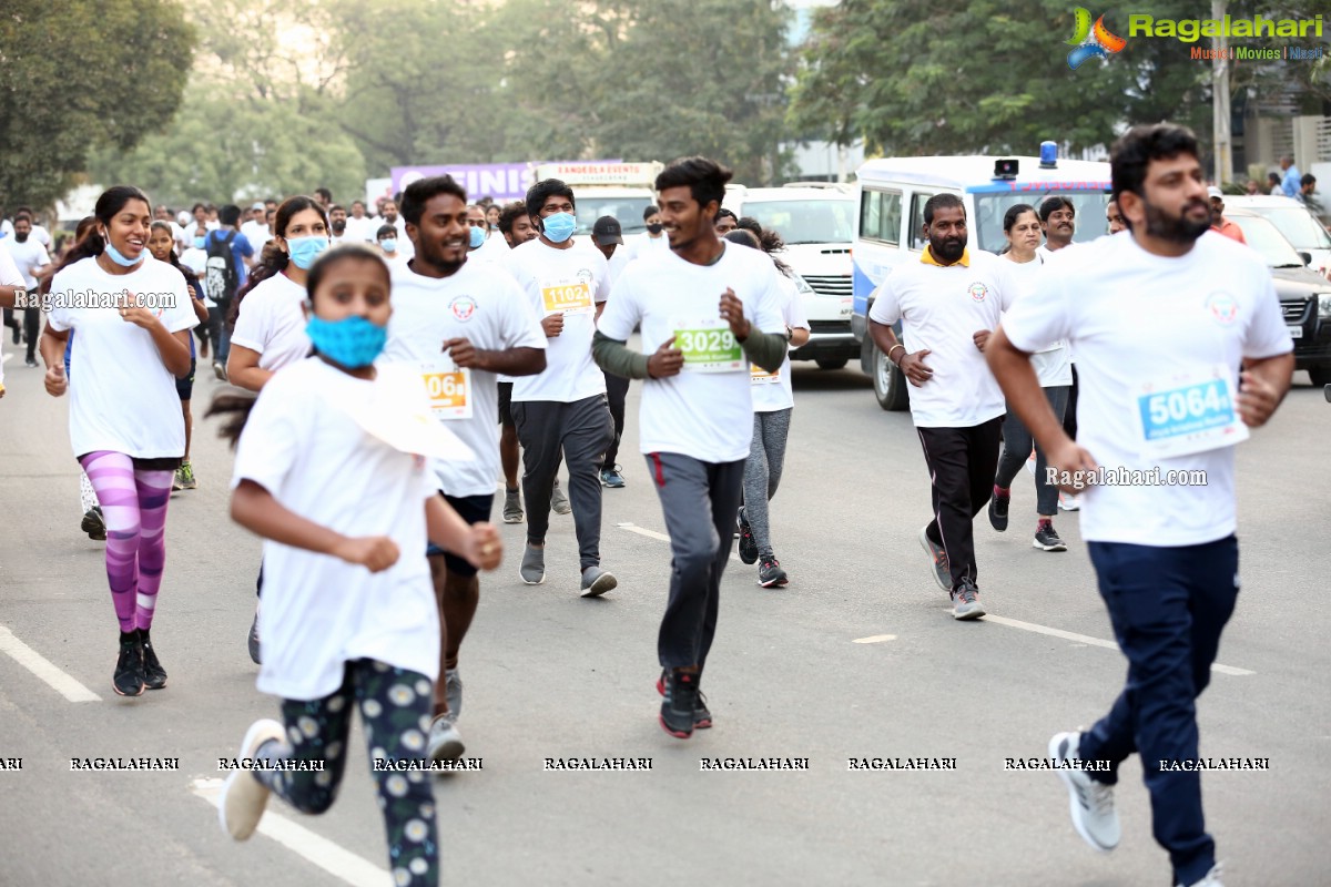 Raashi Khanna Flags Off Run For Women Empowerment at Hitex Exhibition Centre by Bhagyanagar Foundation