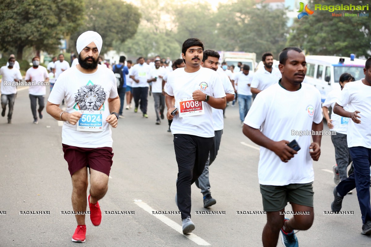 Raashi Khanna Flags Off Run For Women Empowerment at Hitex Exhibition Centre by Bhagyanagar Foundation