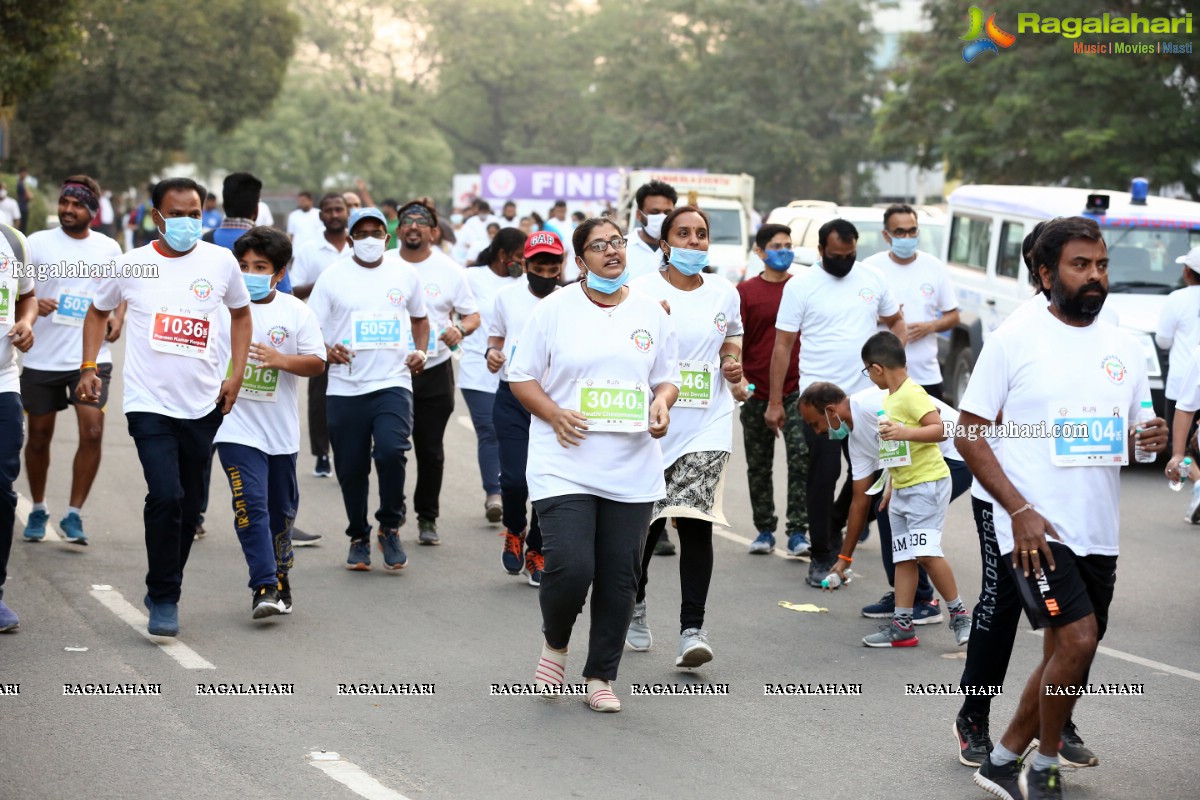 Raashi Khanna Flags Off Run For Women Empowerment at Hitex Exhibition Centre by Bhagyanagar Foundation