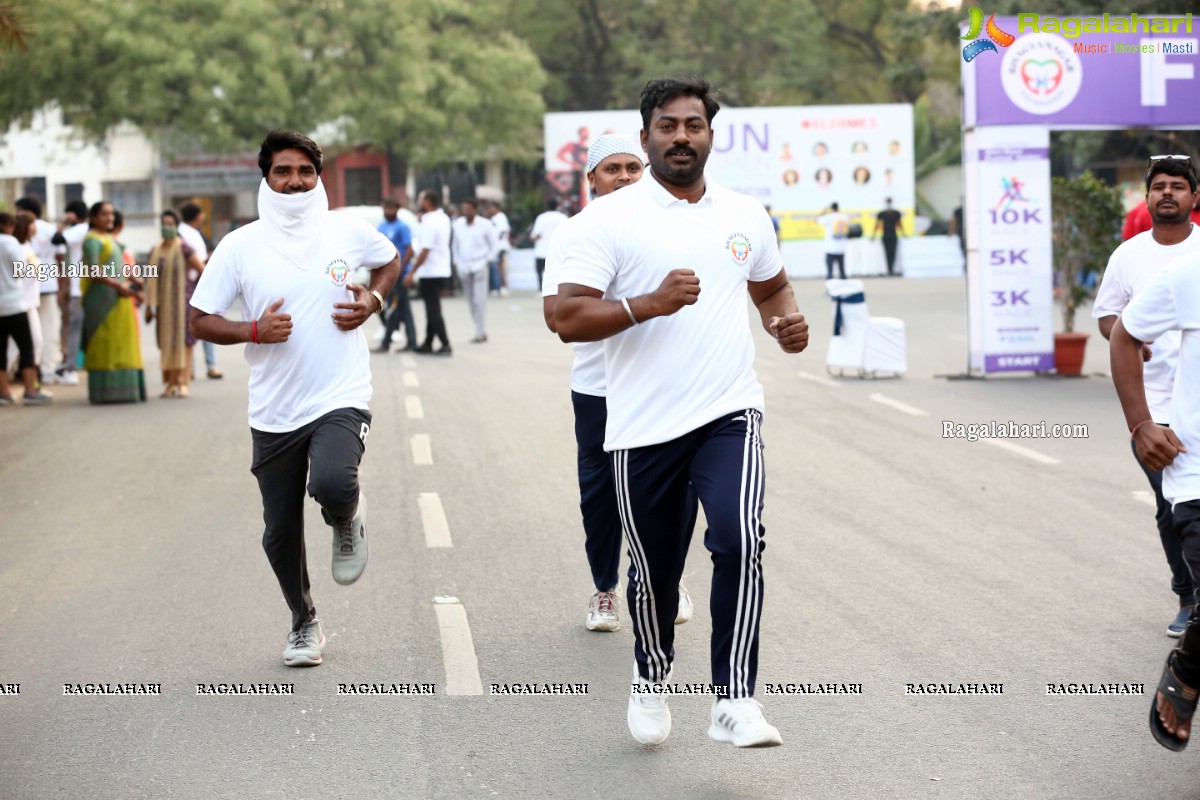 Raashi Khanna Flags Off Run For Women Empowerment at Hitex Exhibition Centre by Bhagyanagar Foundation