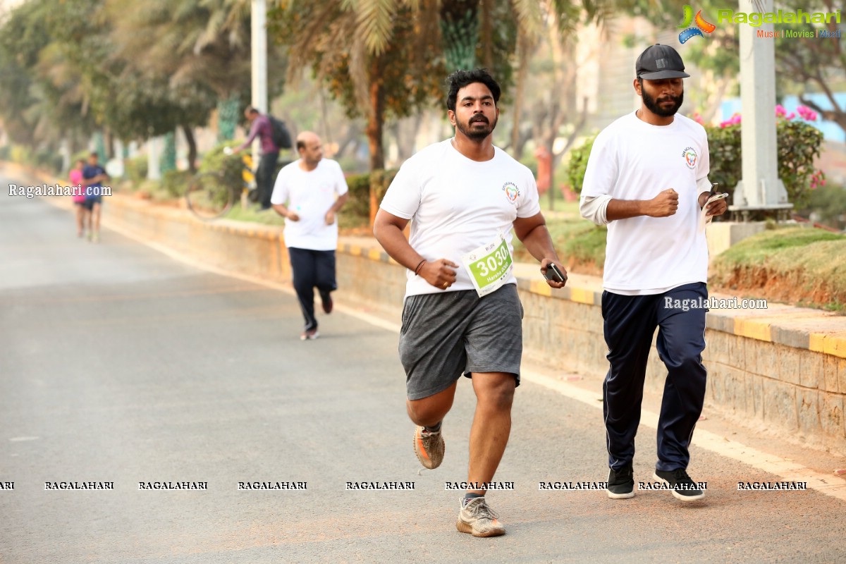 Raashi Khanna Flags Off Run For Women Empowerment at Hitex Exhibition Centre by Bhagyanagar Foundation