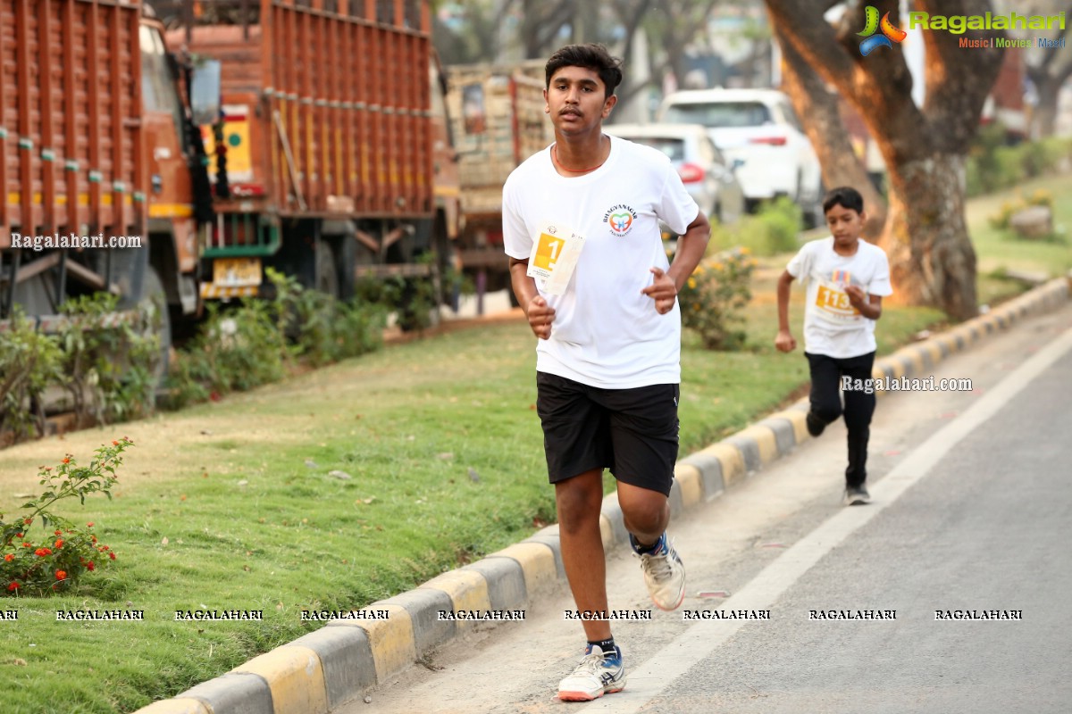 Raashi Khanna Flags Off Run For Women Empowerment at Hitex Exhibition Centre by Bhagyanagar Foundation