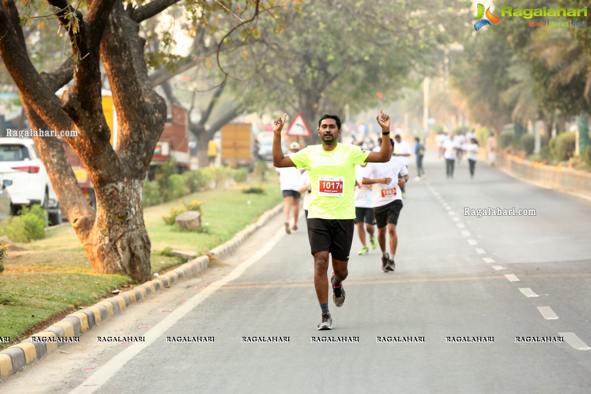 Raashi Khanna Flags Off Run For Women Empowerment at Hitex Exhibition Centre by Bhagyanagar Foundation