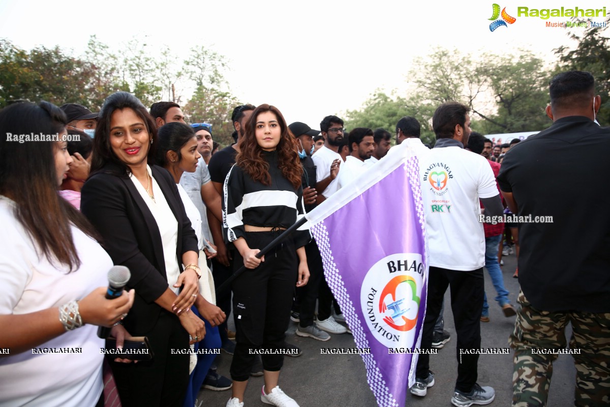 Raashi Khanna Flags Off Run For Women Empowerment at Hitex Exhibition Centre by Bhagyanagar Foundation