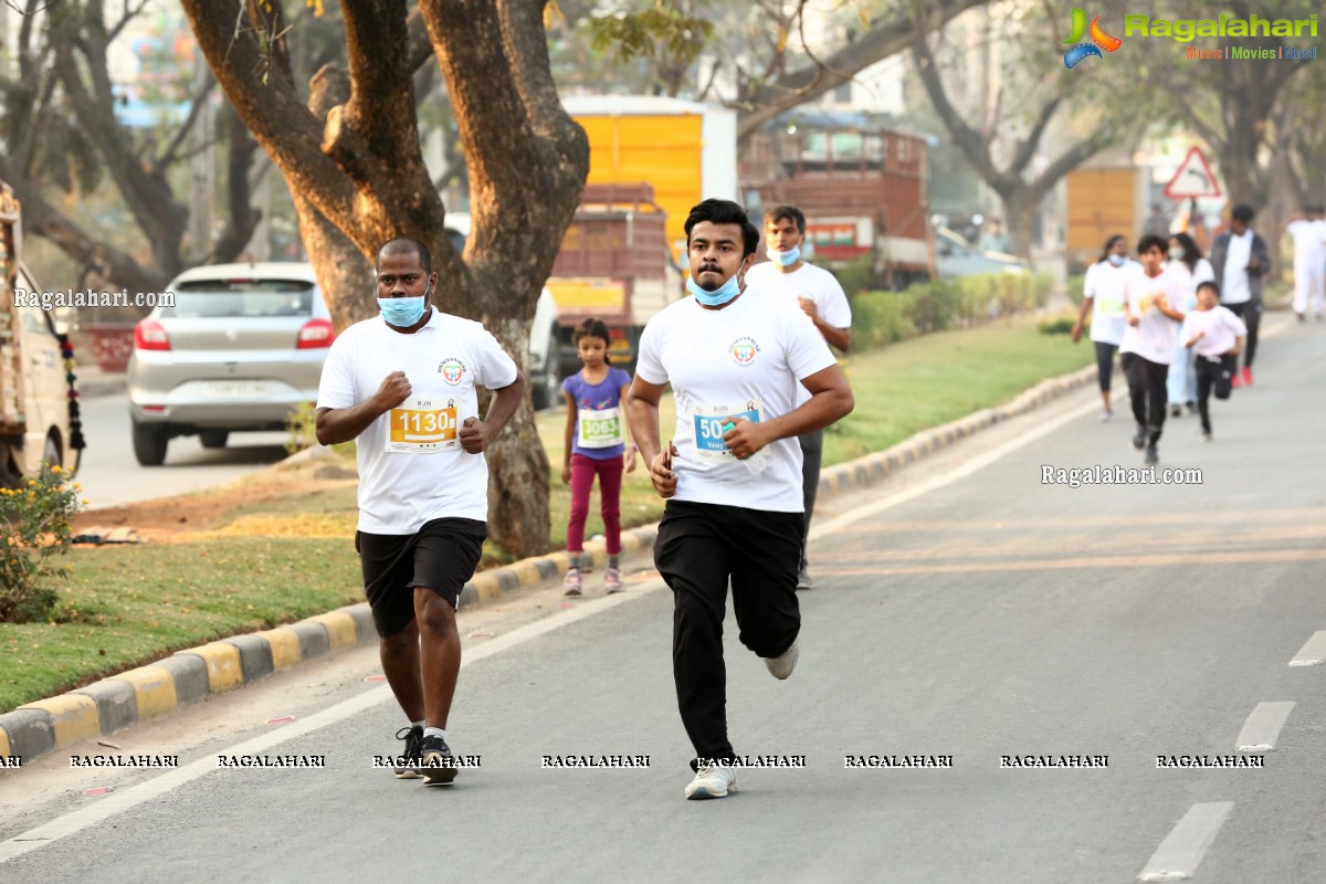 Raashi Khanna Flags Off Run For Women Empowerment at Hitex Exhibition Centre by Bhagyanagar Foundation