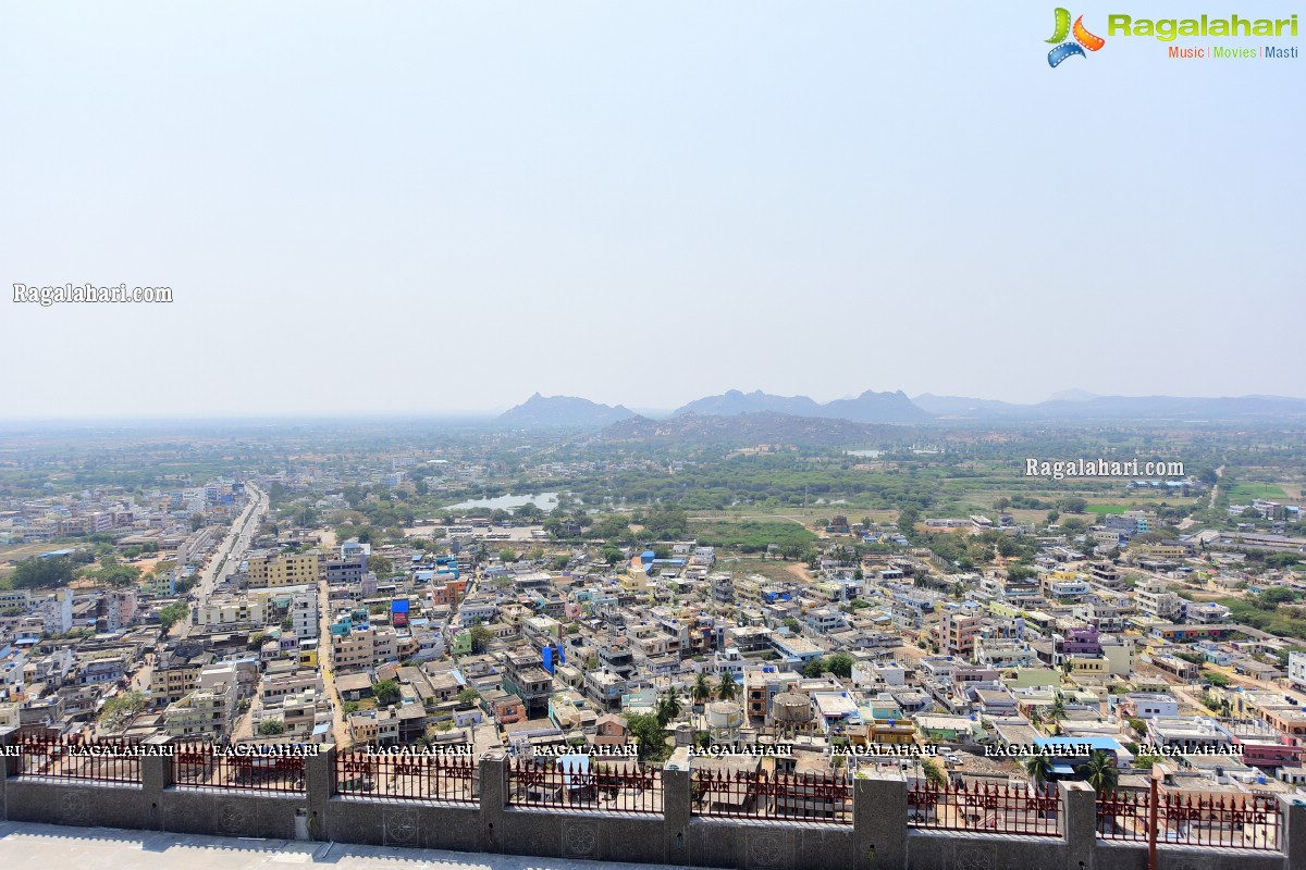 Sri Yadadri Laxminarasimha Swamy Temple Undergone a Drastic Transformation