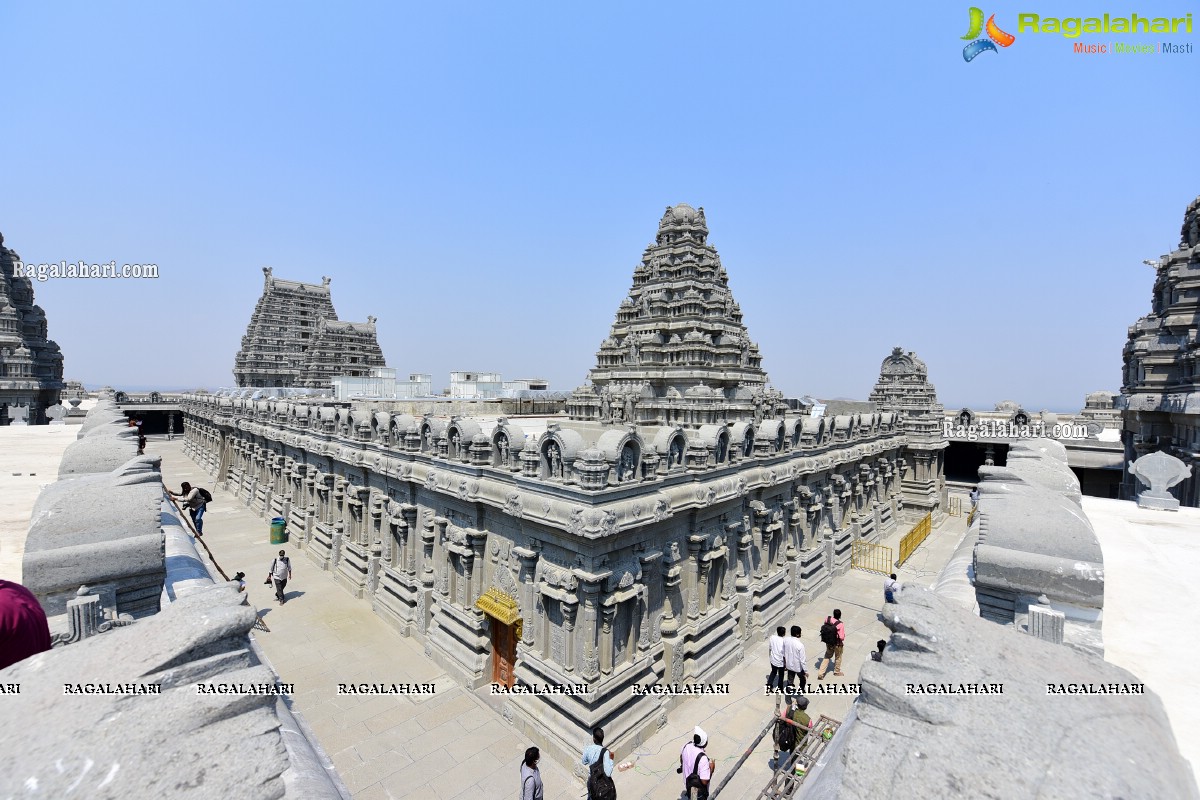 Sri Yadadri Laxminarasimha Swamy Temple Undergone a Drastic Transformation