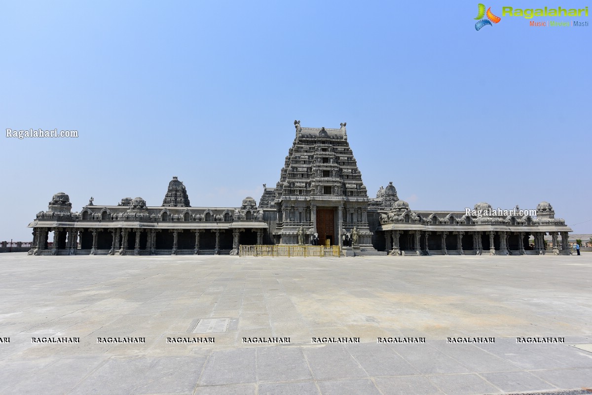 Sri Yadadri Laxminarasimha Swamy Temple Undergone a Drastic Transformation