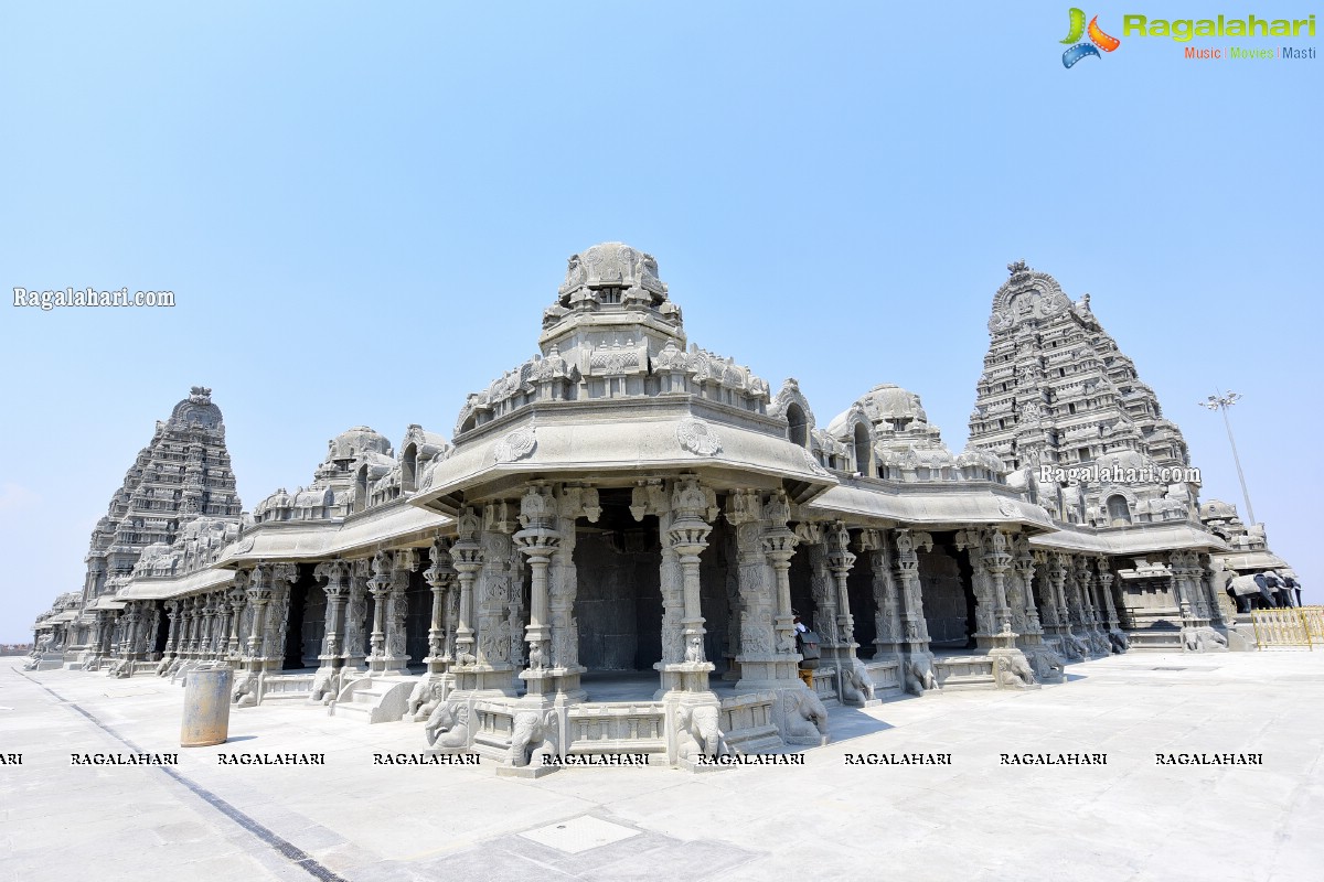 Sri Yadadri Laxminarasimha Swamy Temple Undergone a Drastic Transformation