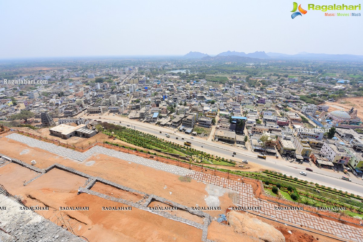 Sri Yadadri Laxminarasimha Swamy Temple Undergone a Drastic Transformation