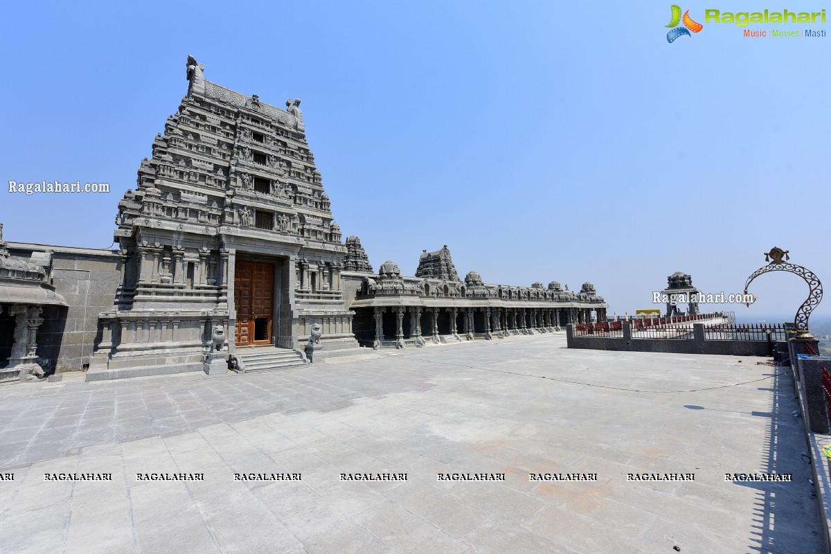 Sri Yadadri Laxminarasimha Swamy Temple Undergone a Drastic Transformation