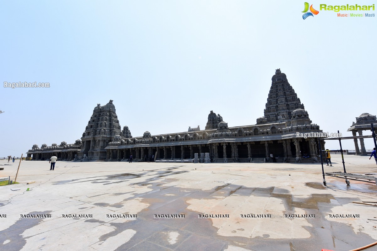 Sri Yadadri Laxminarasimha Swamy Temple Undergone a Drastic Transformation