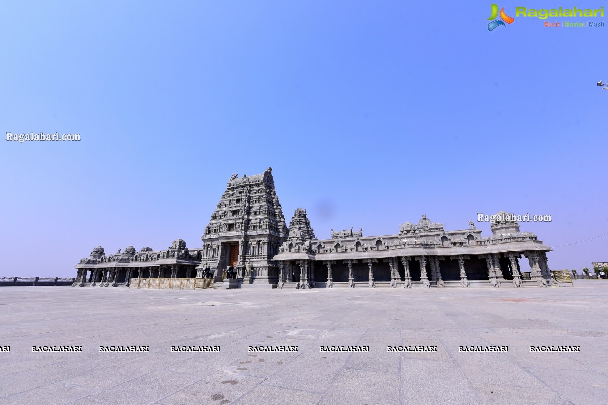 Sri Yadadri Laxminarasimha Swamy Temple Undergone a Drastic Transformation