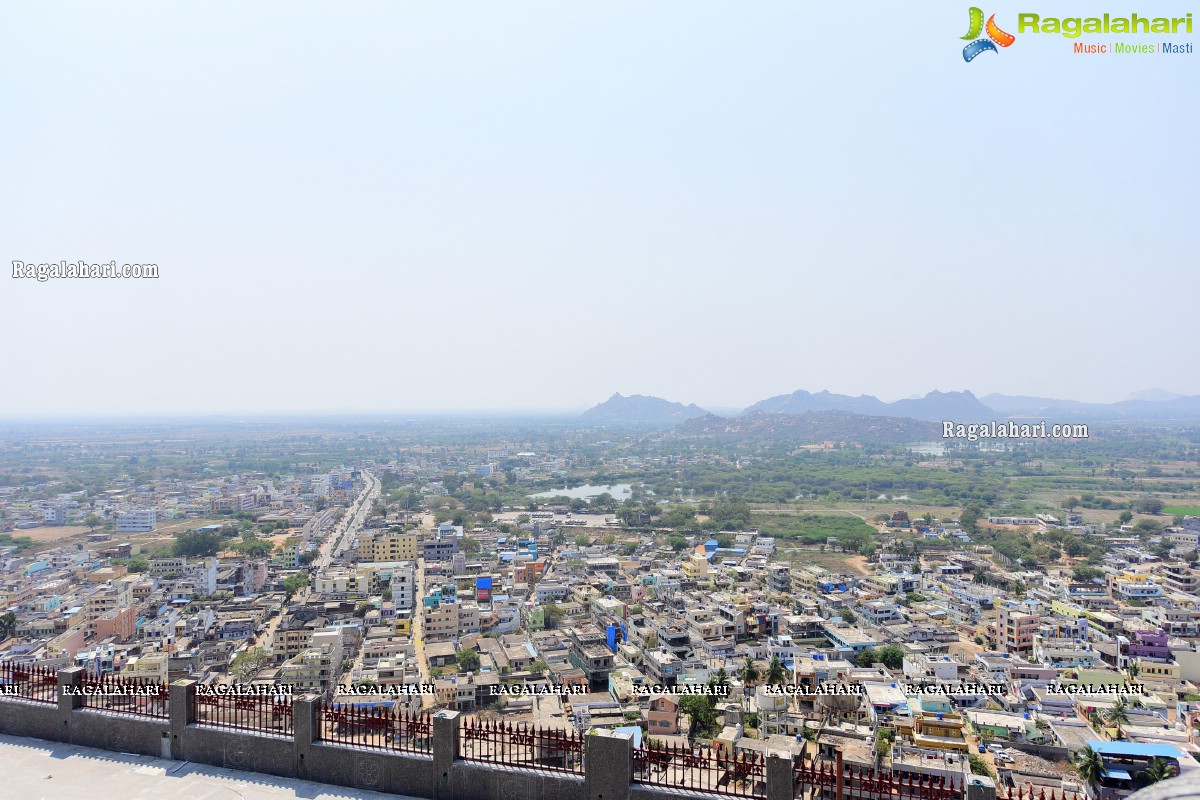 Sri Yadadri Laxminarasimha Swamy Temple Undergone a Drastic Transformation