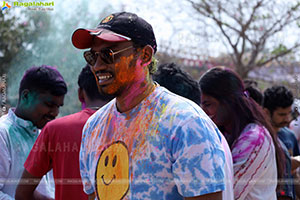 Holi Celebrations at Raunaq's H.I.G.H. Bhoot Bangla Estate