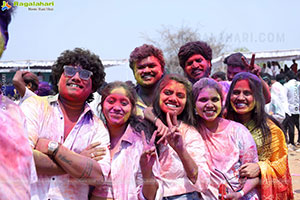 Holi Celebrations at Raunaq's H.I.G.H. Bhoot Bangla Estate