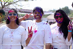 Holi Celebrations at Raunaq's H.I.G.H. Bhoot Bangla Estate