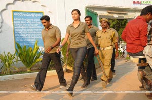 Jagapathi Babu, Sradha Das, Hamsanandini