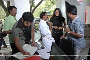 Mumaith Khan, Shiva Balaji, Sradha Das, Saira Bhanu