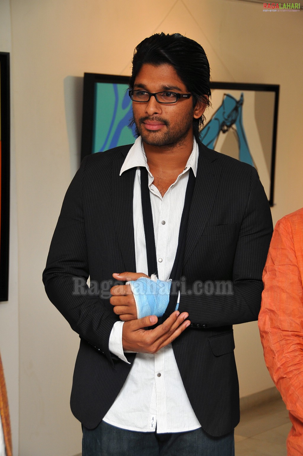 Allu Arjun inagurates Srishti Art Exhibition