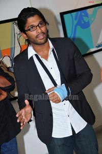 Allu Arjun inagurates Srishti Art Exhibition