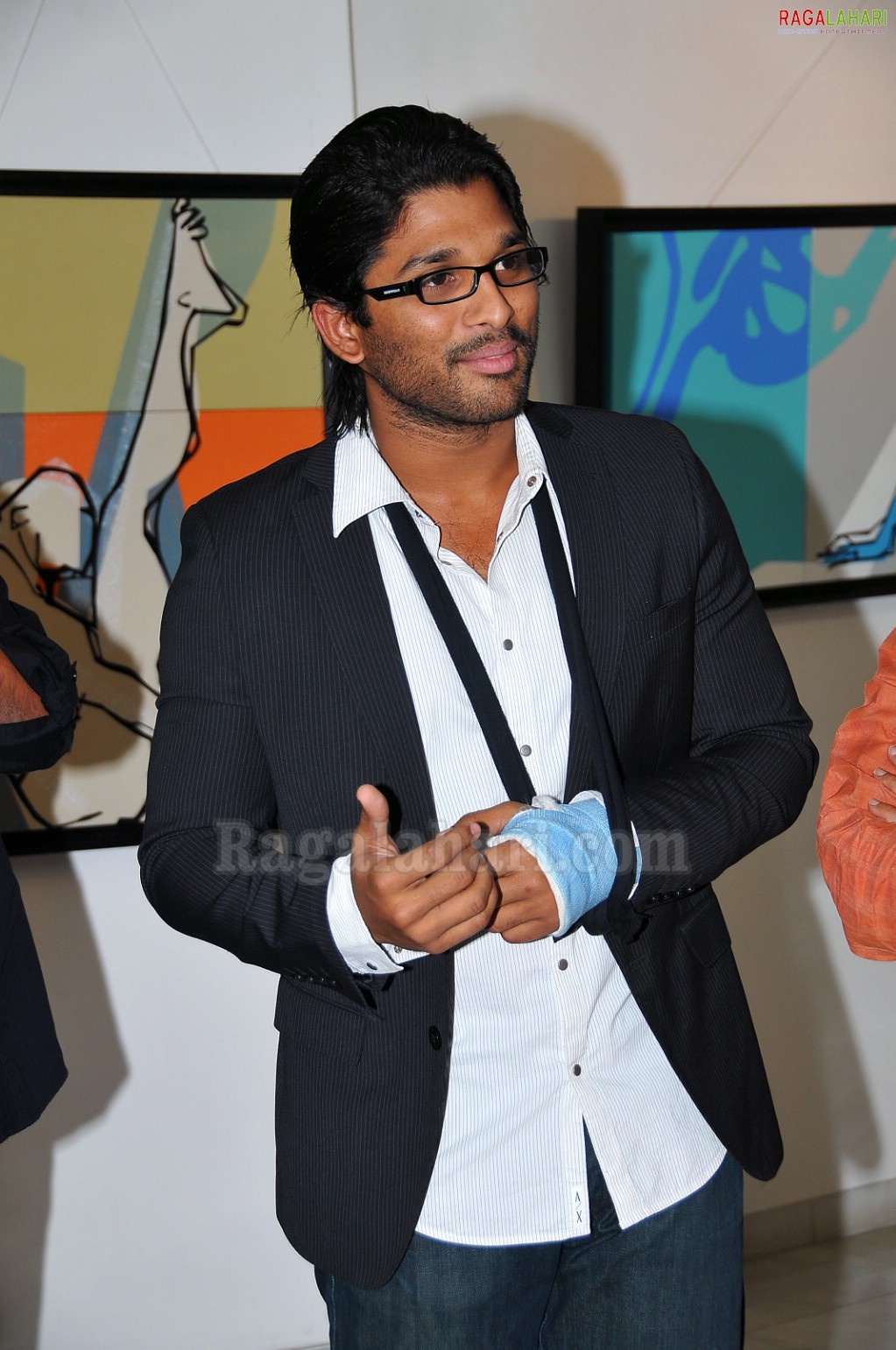 Allu Arjun inagurates Srishti Art Exhibition