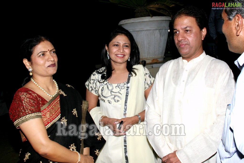 Sania Mirza, Priyamani, Richa Gangopadhyay with Kapildev at Cancer Crusaders Invitation Cup Golf Tournament Launch