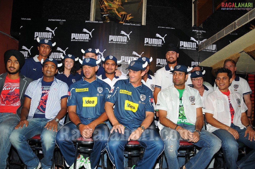 Deccan Chargers Team with Mandira Bedi at Bottles & Chimney for Puma Promotional Event