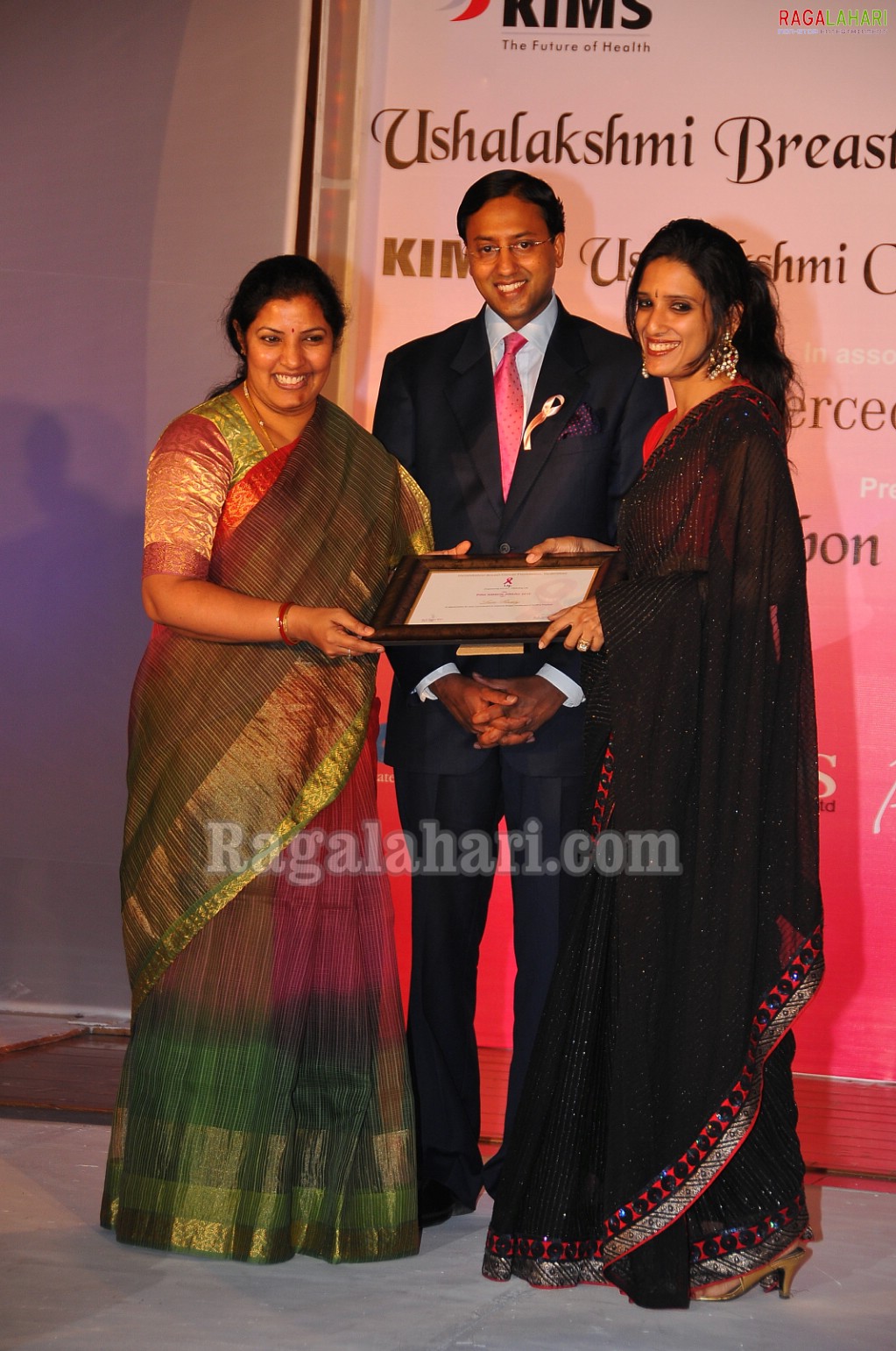 Amala, Shilpa Reddy walks on the Ramp for KIMS-The Pink Ribbon Awards Night 2010