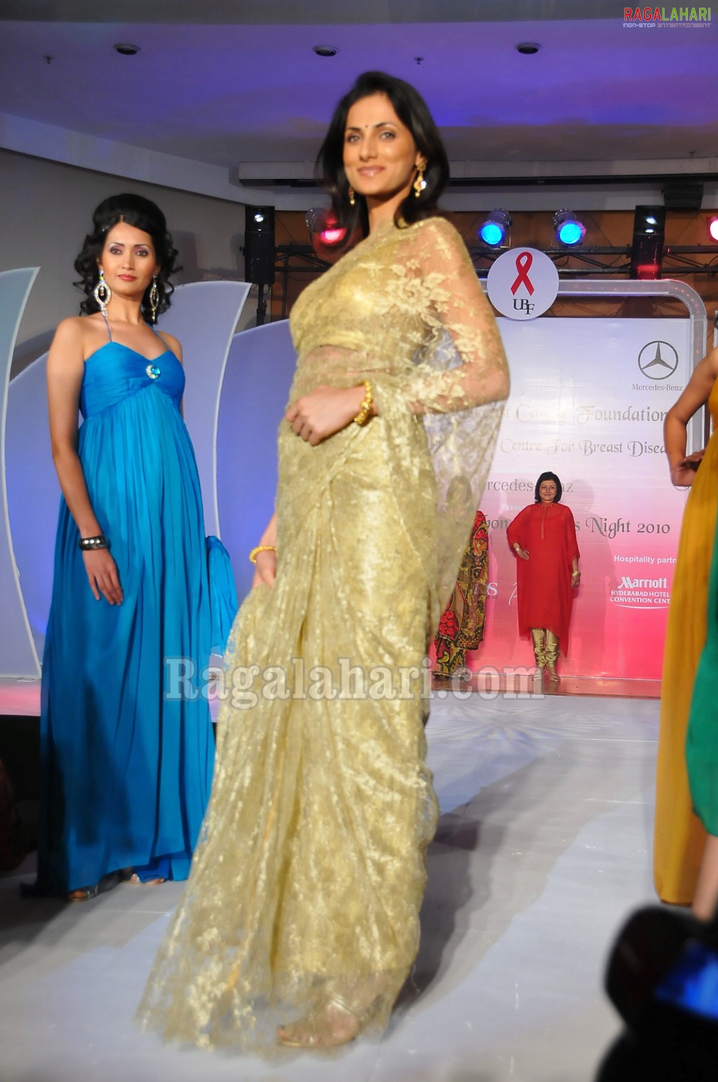 Amala, Shilpa Reddy walks on the Ramp for KIMS-The Pink Ribbon Awards Night 2010