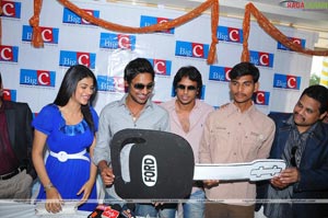 Varun Sandesh, Sradha Das at Big C