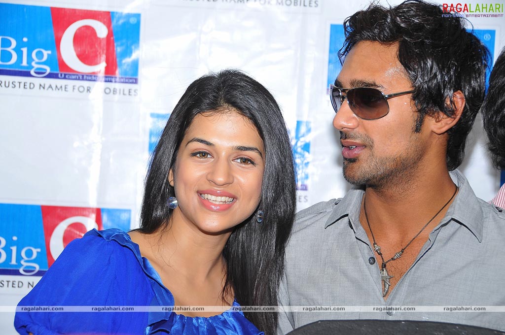 Varun Sandesh, Sradha Das at Big C