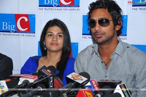 Varun Sandesh, Sradha Das at Big C