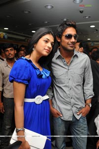 Varun Sandesh, Sradha Das at Big C