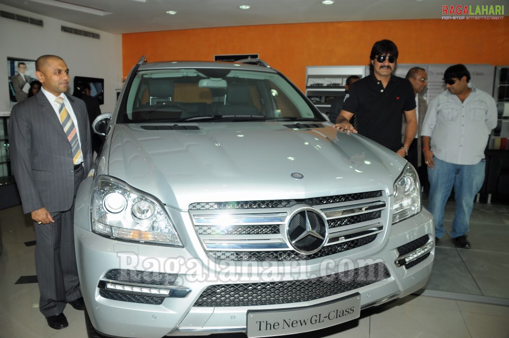Srikanth Unveils Benz GL Series at Hyderabad
