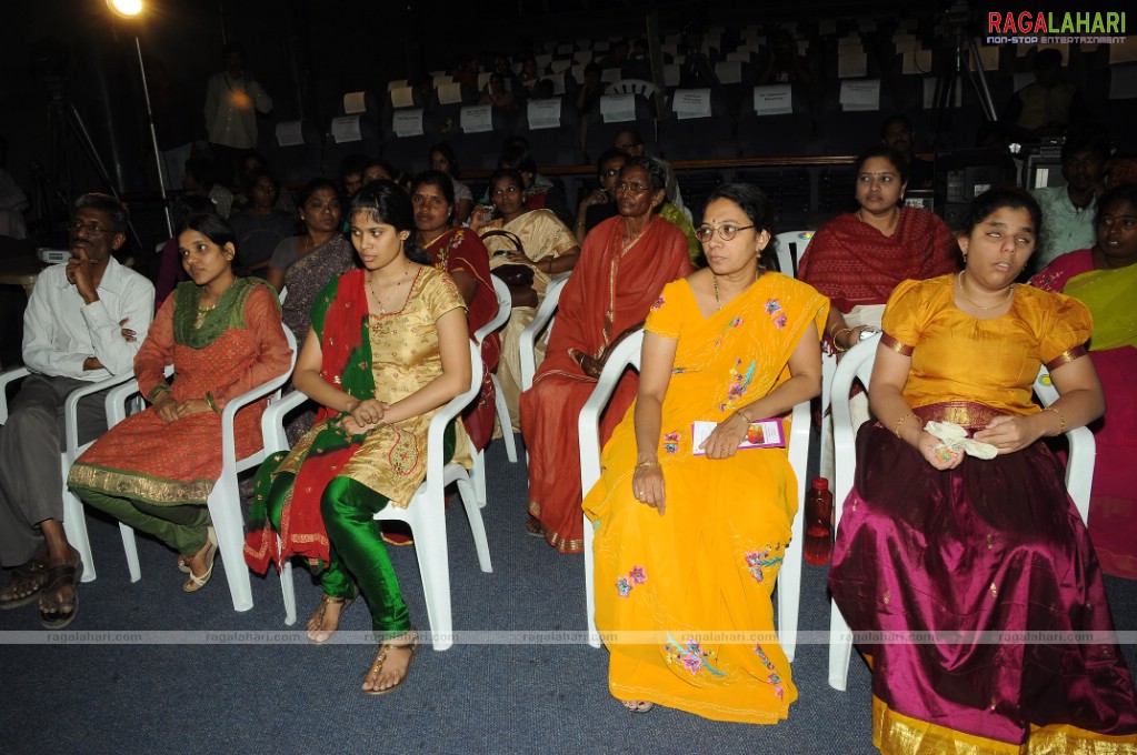 TV9 Naveena Mahila Awards 2009-10 Presentation