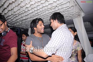 Vivek Oberoi, Allu Arjun, varun Sandesh, Sradha Das, Srikala Reddy Partying at Touch