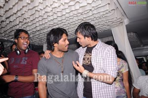 Vivek Oberoi, Allu Arjun, varun Sandesh, Sradha Das, Srikala Reddy Partying at Touch