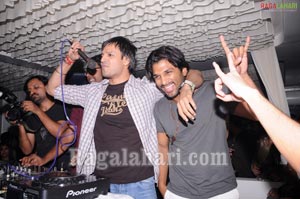 Vivek Oberoi, Allu Arjun, varun Sandesh, Sradha Das, Srikala Reddy Partying at Touch