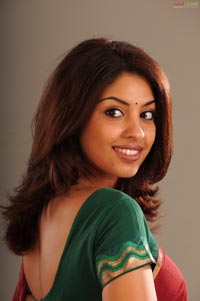 Richa Gangopadhyay Photo Gallery