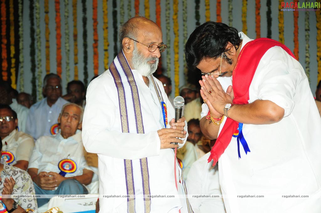 Dasari Felicitates Film Technicians