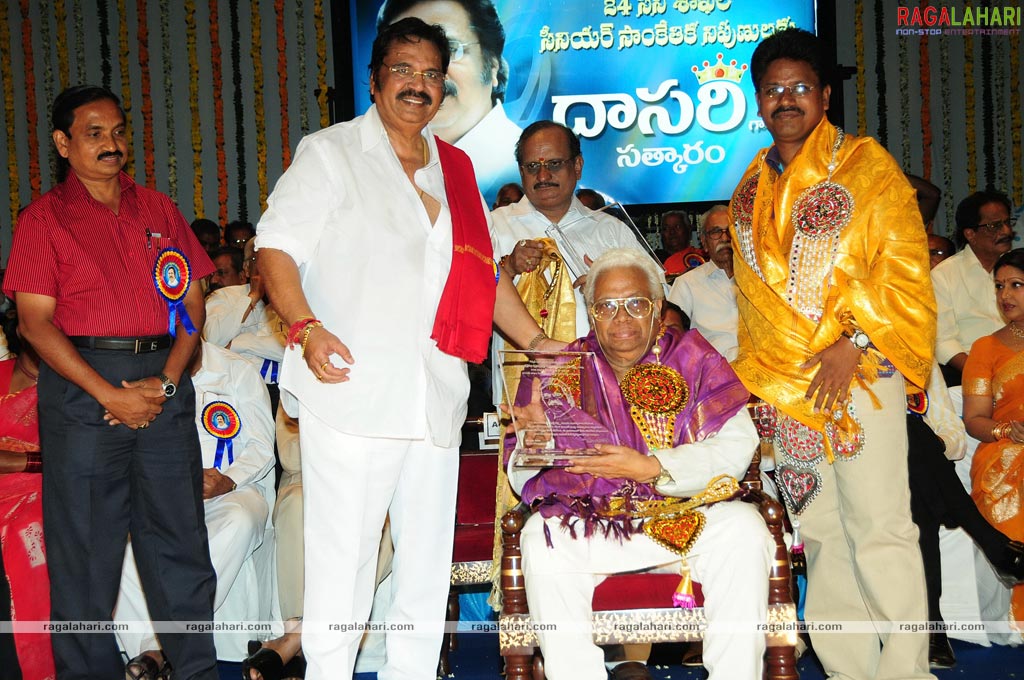 Dasari Felicitates Film Technicians